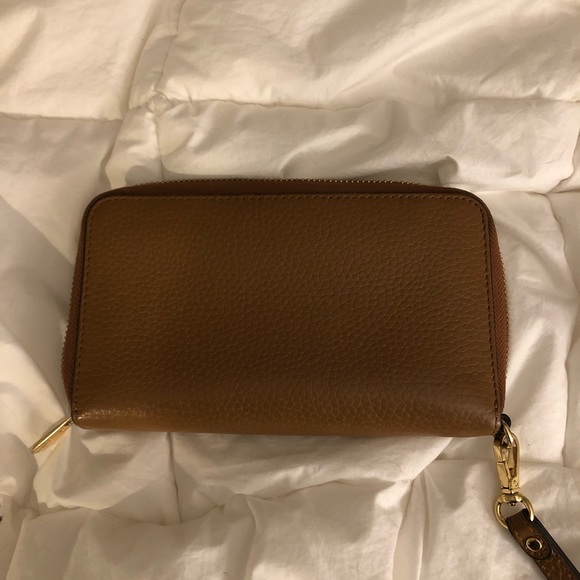 Michael Kors wallet - Picture 2 of 4